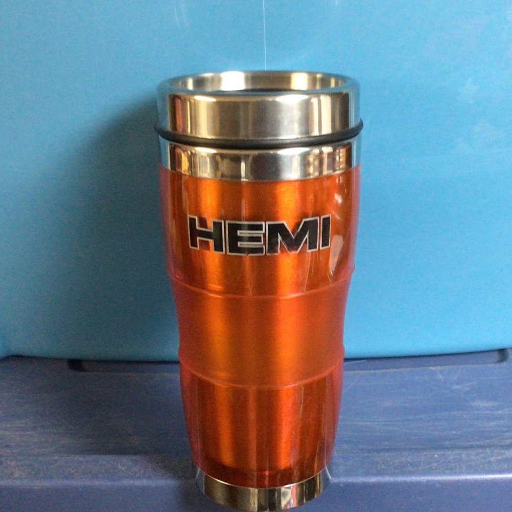 - HEMI travel mug